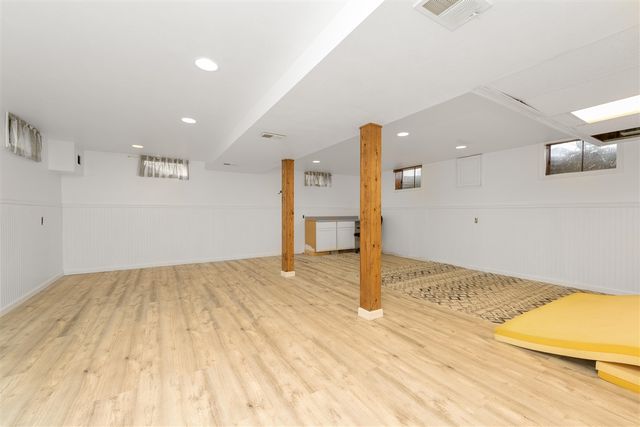 733 Hazen Street, Paw Paw, MI 49079