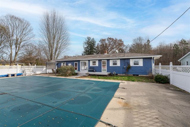 733 Hazen Street, Paw Paw, MI 49079