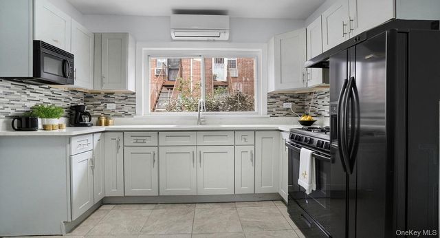 2738 Miles Avenue, Bronx, NY 10465