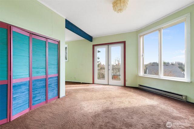 5046 35th Avenue NE, Seattle, WA 98105