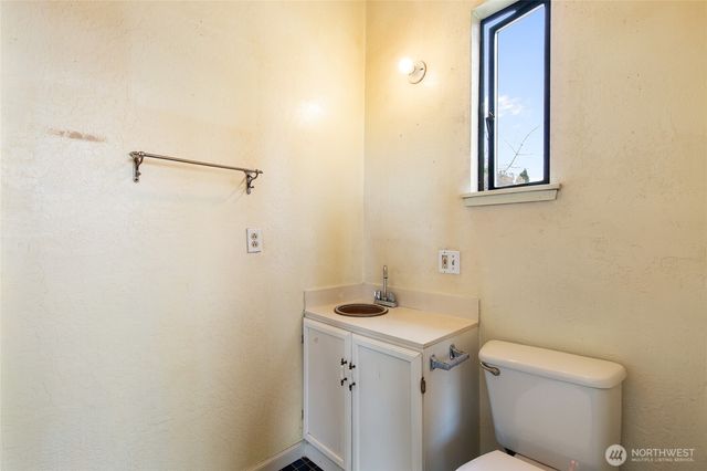 5046 35th Avenue NE, Seattle, WA 98105