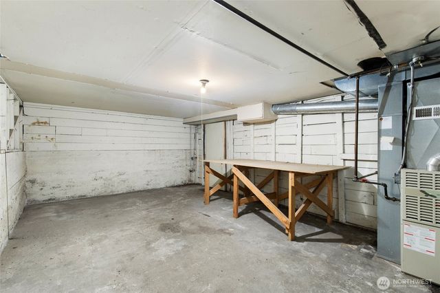 5046 35th Avenue NE, Seattle, WA 98105