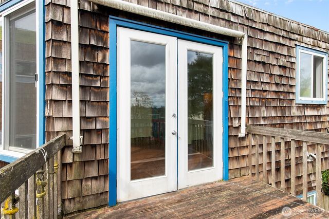 5046 35th Avenue NE, Seattle, WA 98105