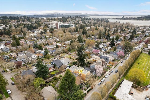 5046 35th Avenue NE, Seattle, WA 98105