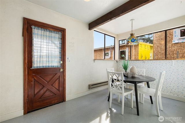 5046 35th Avenue NE, Seattle, WA 98105