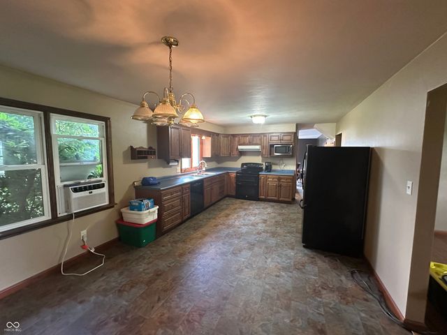 5668 W 250 S, Anderson, IN 46011