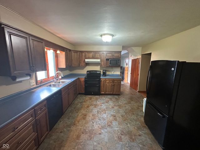 5668 W 250 S, Anderson, IN 46011