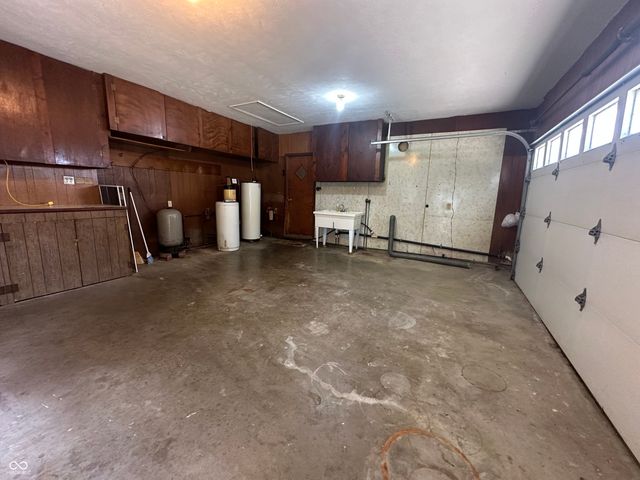 5668 W 250 S, Anderson, IN 46011