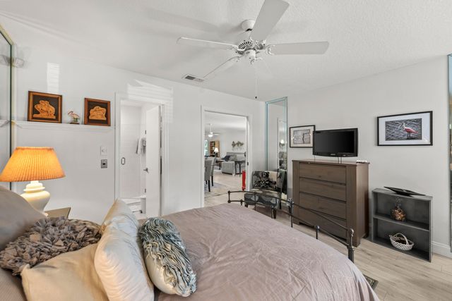 3660 Freshwater Drive, Jupiter, FL 33477