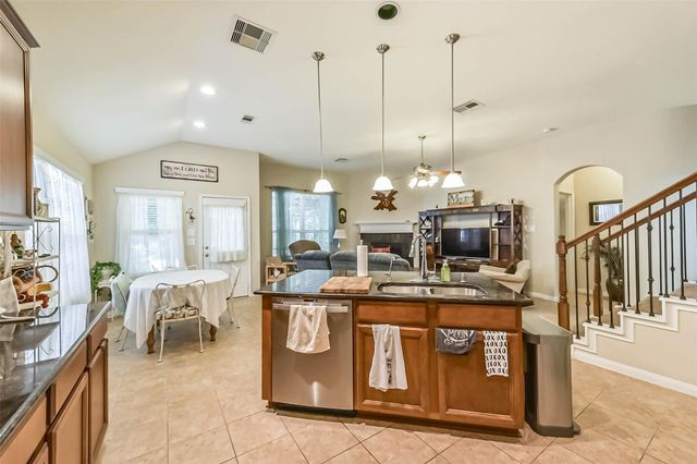 7410 Lynnbrook Falls Lane, Humble, TX 77396
