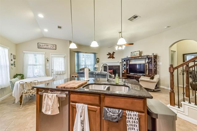 7410 Lynnbrook Falls Lane, Humble, TX 77396