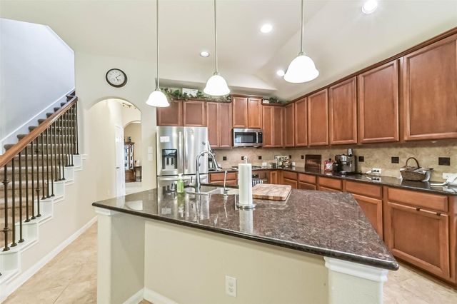 7410 Lynnbrook Falls Lane, Humble, TX 77396