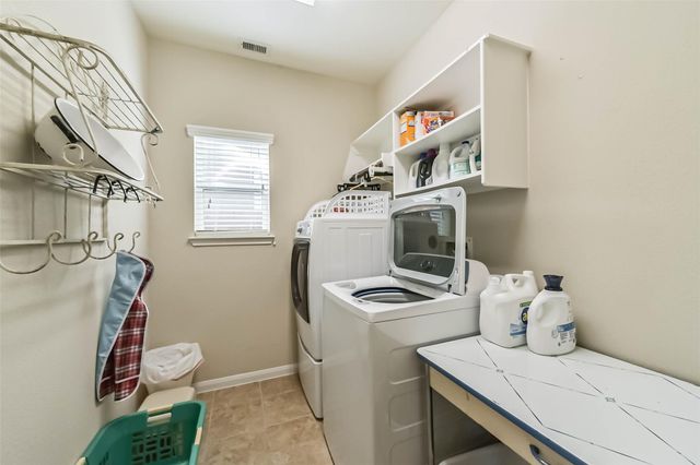 7410 Lynnbrook Falls Lane, Humble, TX 77396