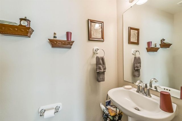 7410 Lynnbrook Falls Lane, Humble, TX 77396