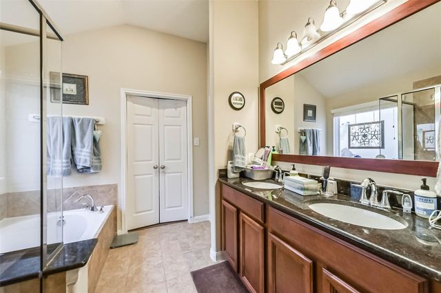 7410 Lynnbrook Falls Lane, Humble, TX 77396