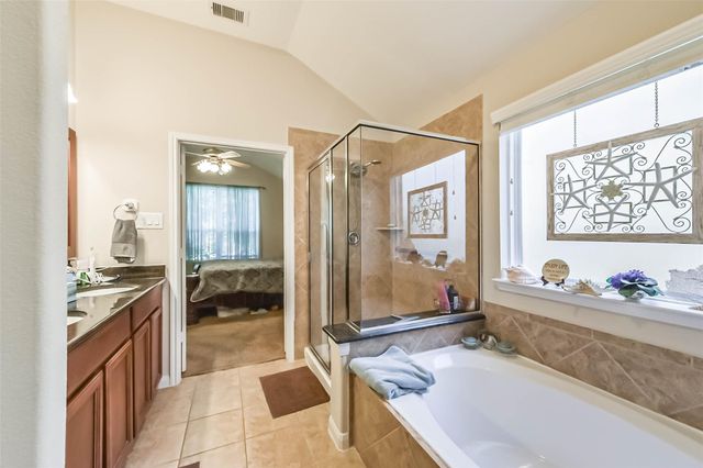 7410 Lynnbrook Falls Lane, Humble, TX 77396