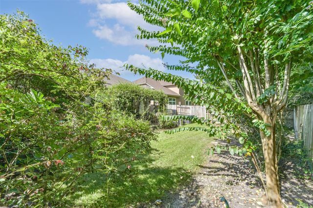7410 Lynnbrook Falls Lane, Humble, TX 77396