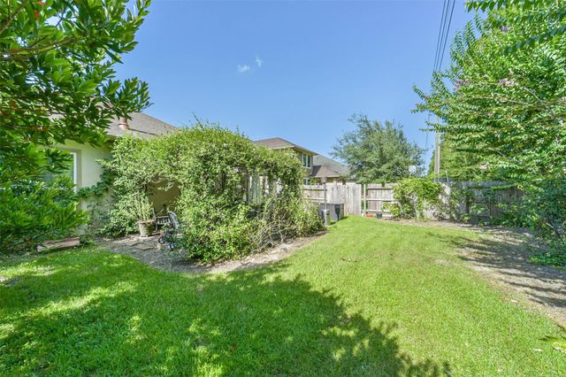 7410 Lynnbrook Falls Lane, Humble, TX 77396