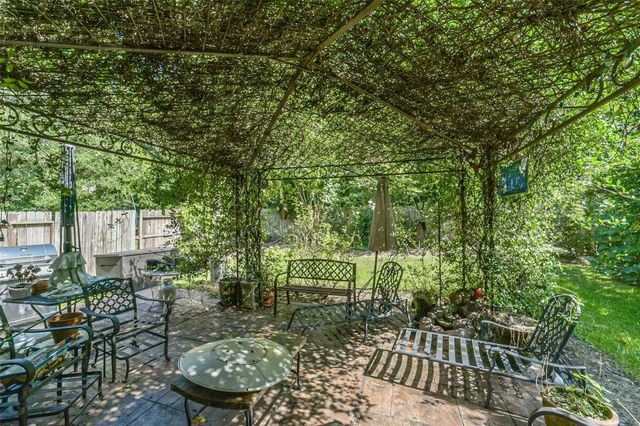 7410 Lynnbrook Falls Lane, Humble, TX 77396