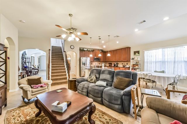 7410 Lynnbrook Falls Lane, Humble, TX 77396