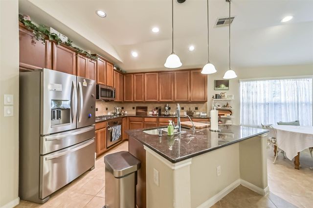 7410 Lynnbrook Falls Lane, Humble, TX 77396