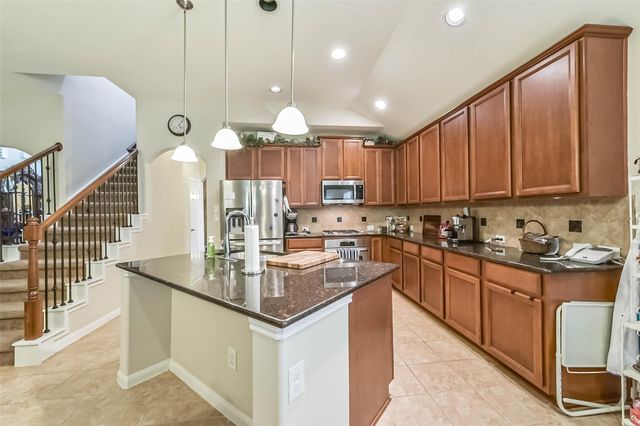 7410 Lynnbrook Falls Lane, Humble, TX 77396