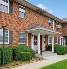 2549 JERUSALEM Avenue 2R, North Bellmore, NY 11710
