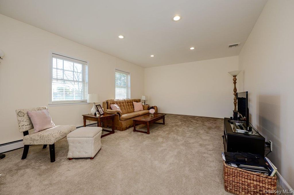 2549 JERUSALEM Avenue 2R, North Bellmore, NY 11710 — photo 3