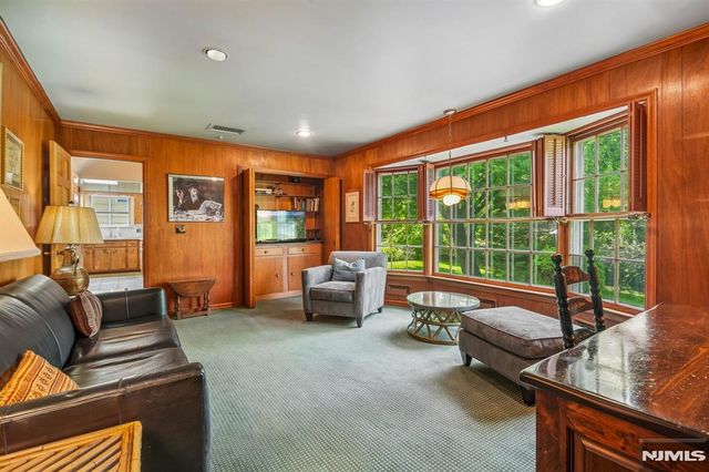 188 Charlotte Place, Englewood Cliffs, NJ 07632