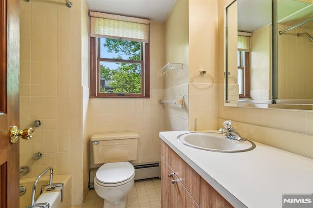 188 Charlotte Place, Englewood Cliffs, NJ 07632