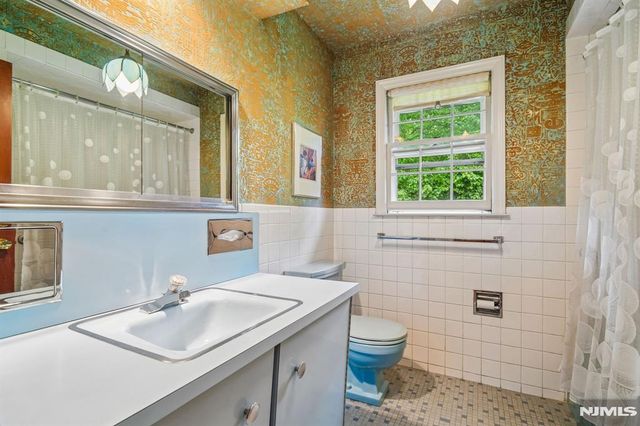 188 Charlotte Place, Englewood Cliffs, NJ 07632