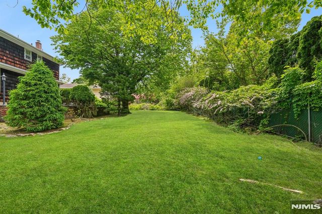 188 Charlotte Place, Englewood Cliffs, NJ 07632