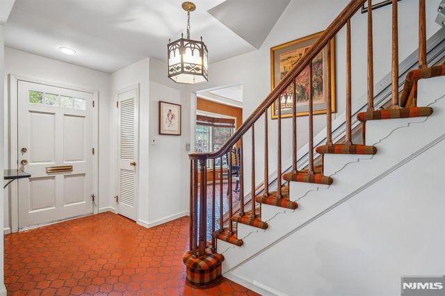 188 Charlotte Place, Englewood Cliffs, NJ 07632