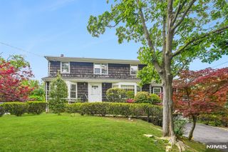 188 Charlotte Place, Englewood Cliffs, NJ 07632