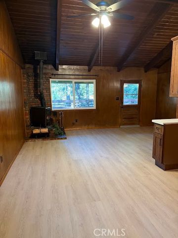 25132 Boa, Crestline, CA 92325