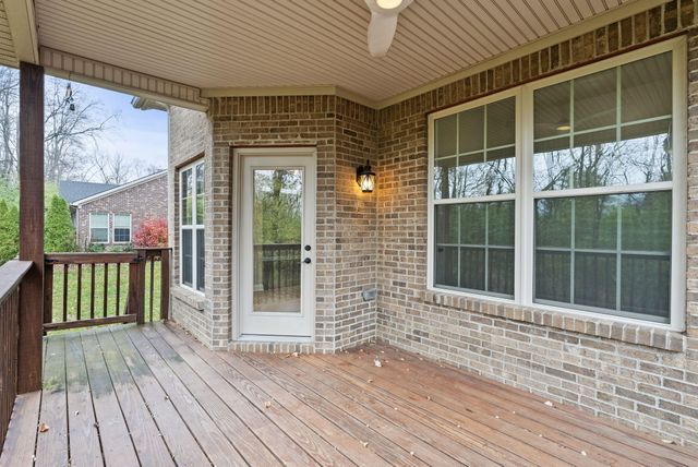 769 Lochmere Place, Lexington, KY 40509
