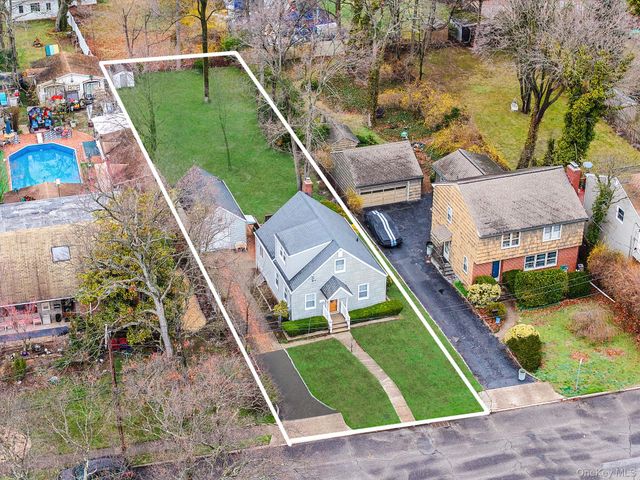 1760 Slocum Street, Hewlett, NY 11557