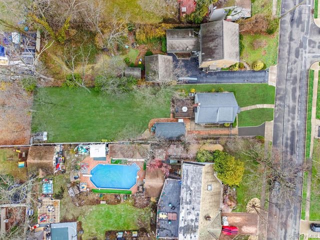 1760 Slocum Street, Hewlett, NY 11557