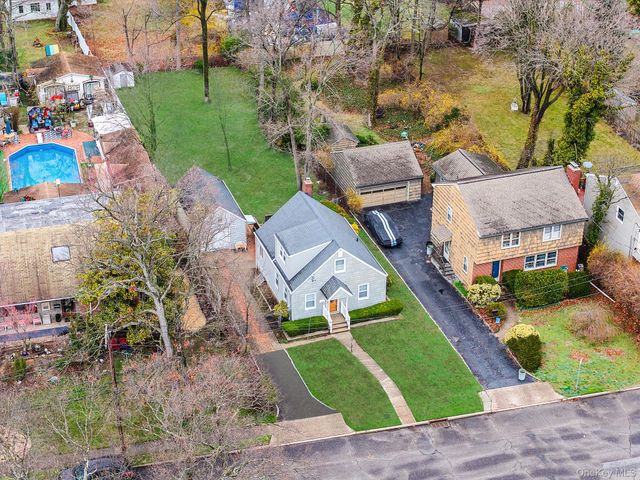 1760 Slocum Street, Hewlett, NY 11557
