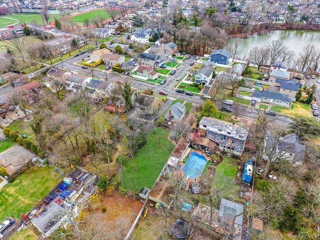 1760 Slocum Street, Hewlett, NY 11557