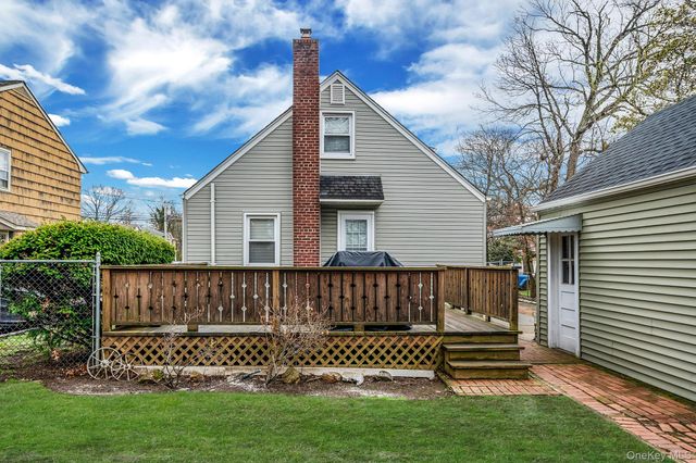 1760 Slocum Street, Hewlett, NY 11557