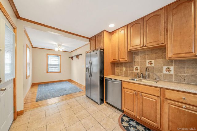 1760 Slocum Street, Hewlett, NY 11557