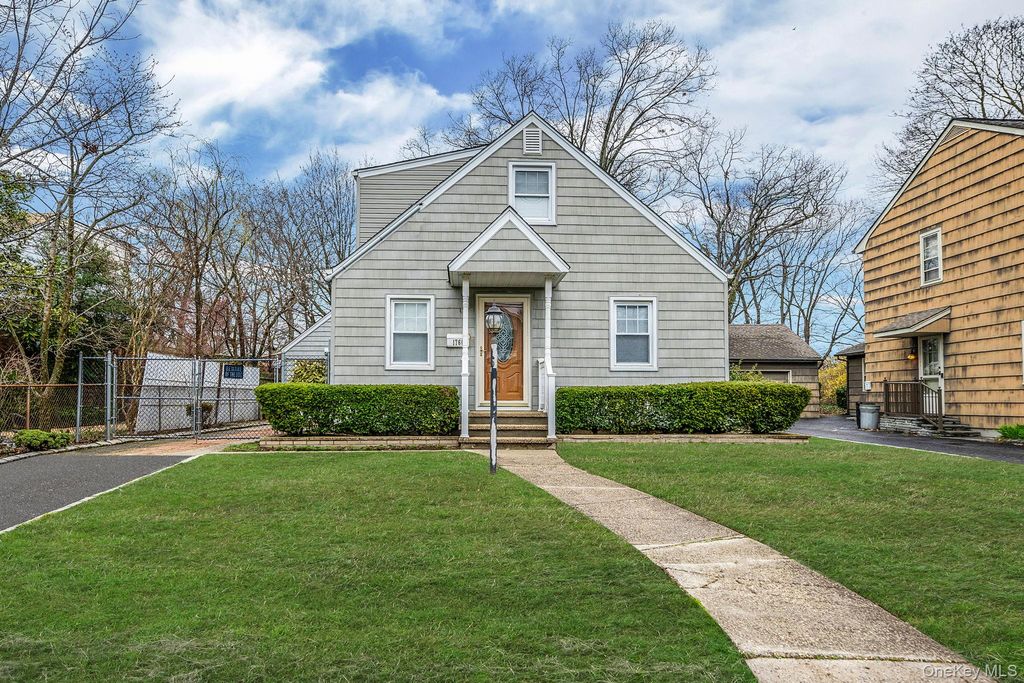 1760 Slocum Street, Hewlett, NY 11557