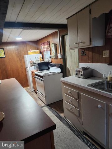 21 MOUNT LEBANON DR, Lebanon, PA 17046