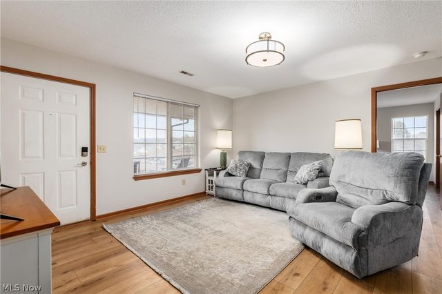 2660 Orchard Park, Zanesville, OH 43701