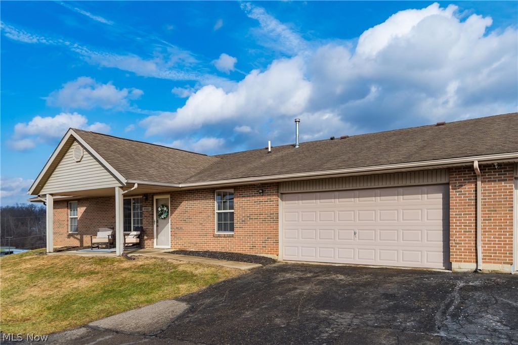 2660 Orchard Park, Zanesville, OH 43701