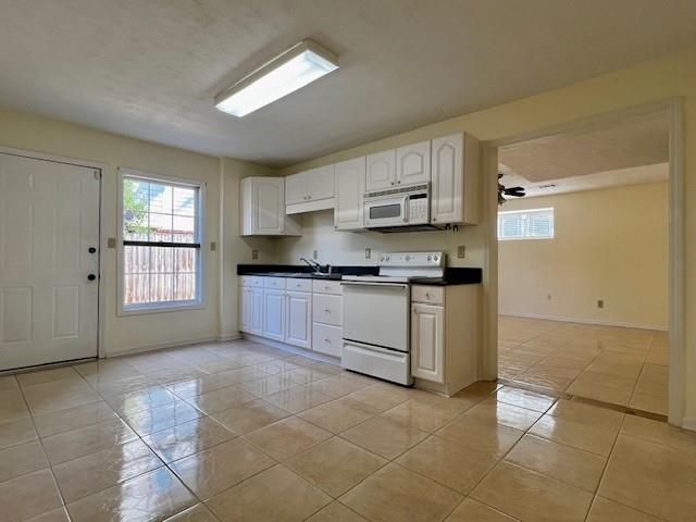 930 Cedar Bluff Trail SW, Lilburn, GA 30047
