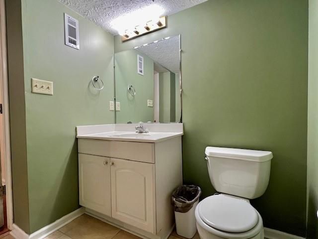 930 Cedar Bluff Trail SW, Lilburn, GA 30047