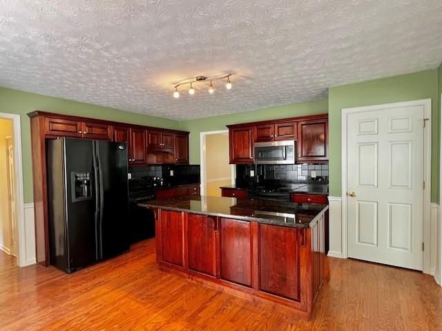 930 Cedar Bluff Trail SW, Lilburn, GA 30047
