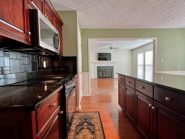 930 Cedar Bluff Trail SW, Lilburn, GA 30047
